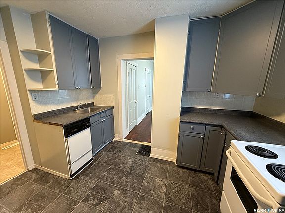 3rd image of 485 12th Street E