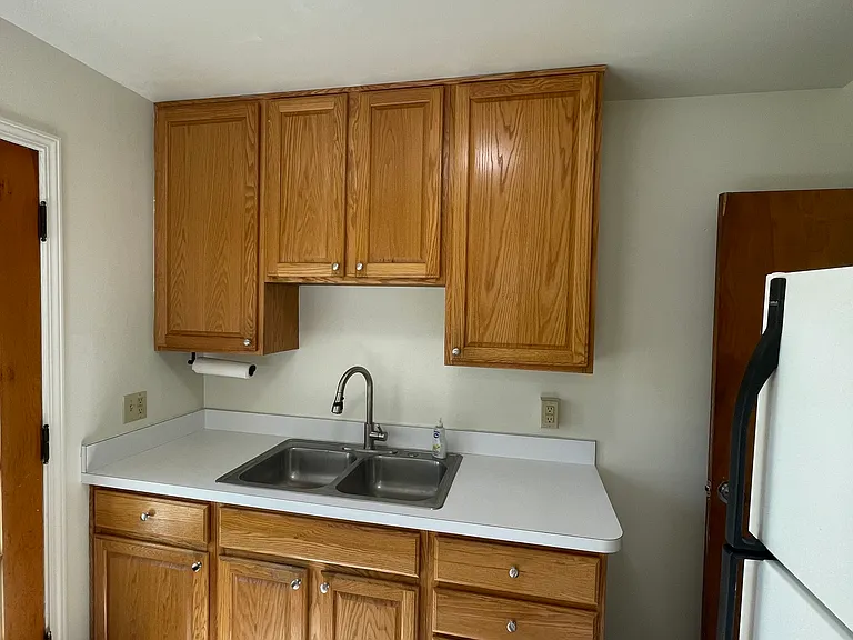 112 S Scott St #114 — Photo 2