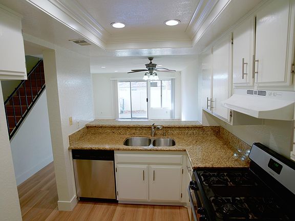 5th image of 1031 S Palmetto Ave APT I4