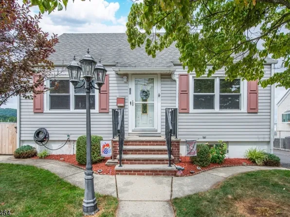 26 Edward Ct, Clifton City, NJ 07011
