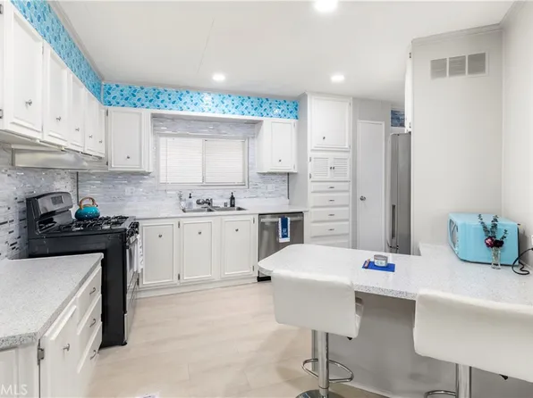 881 N Lake St #253, Hemet, CA 92544