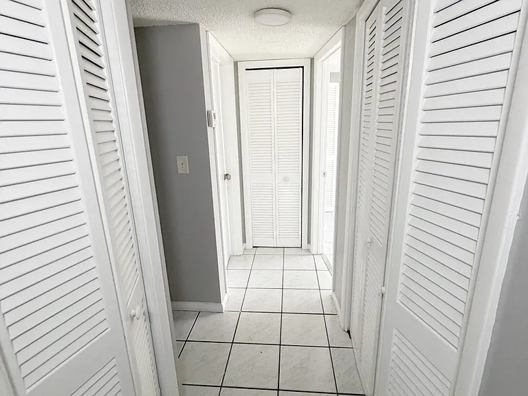 320 SW 1st St — Photo 11