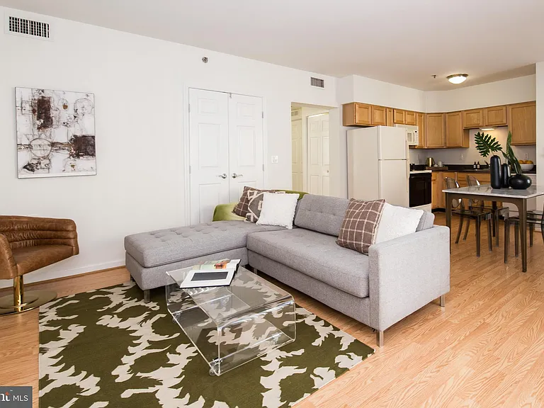 1030 N 2nd St #203 — Photo 20