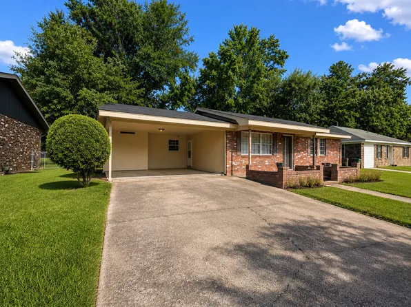 726 Longstreet Dr, Hattiesburg, MS 39401