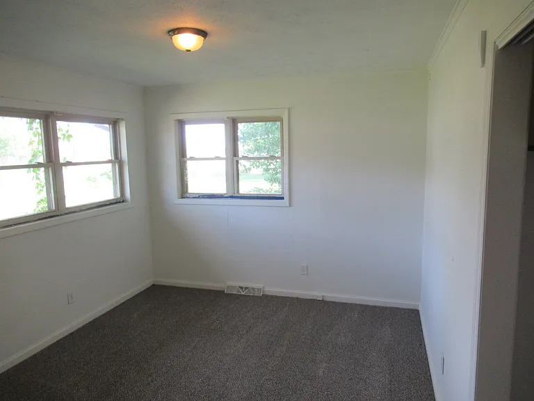5767 E State Highway 150 — Photo 7