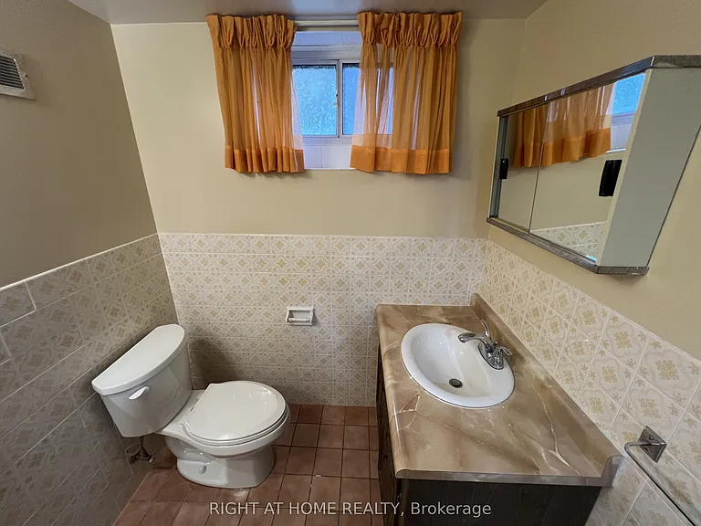 9 Dewlane Dr — Photo 7