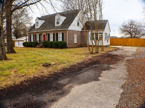 4th image of 1116 Barnes St