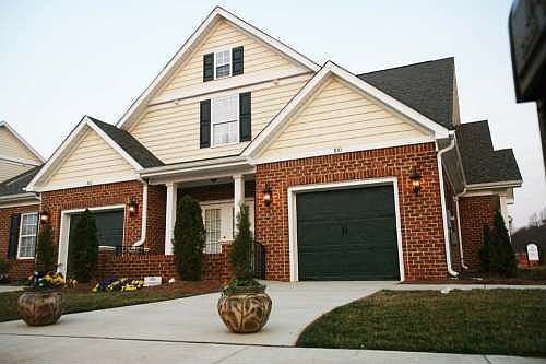 1st image of 102 Kestrel Ct
