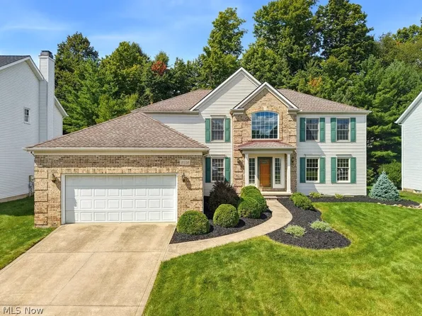 19332 Timber Creek Cir, Strongsville, OH 44136