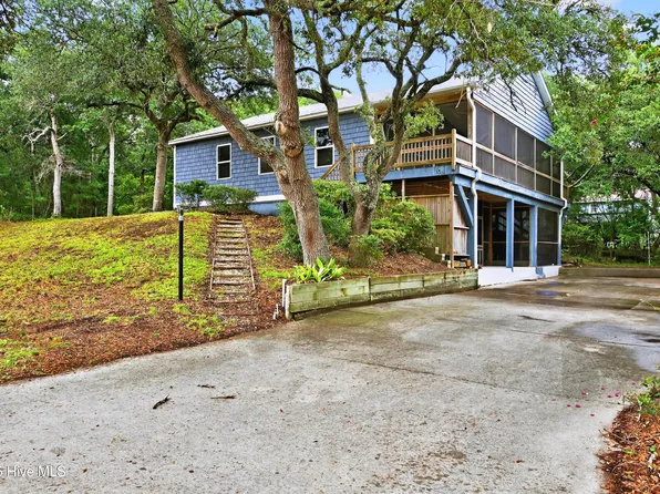 108 SE 37th Street, Oak Island, NC 28465