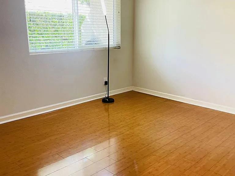 267 Stanford Ct #110 — Photo 8