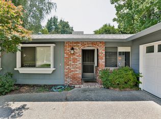 261 Newport Dr, Redding, CA 96001