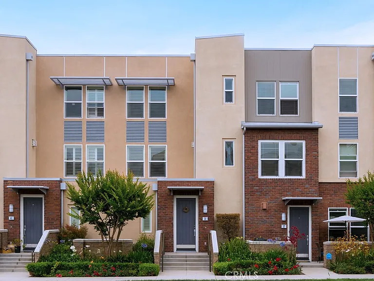 39 Brownstone Way — Photo 1