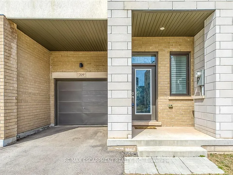 209 Fowley Dr — Photo 3