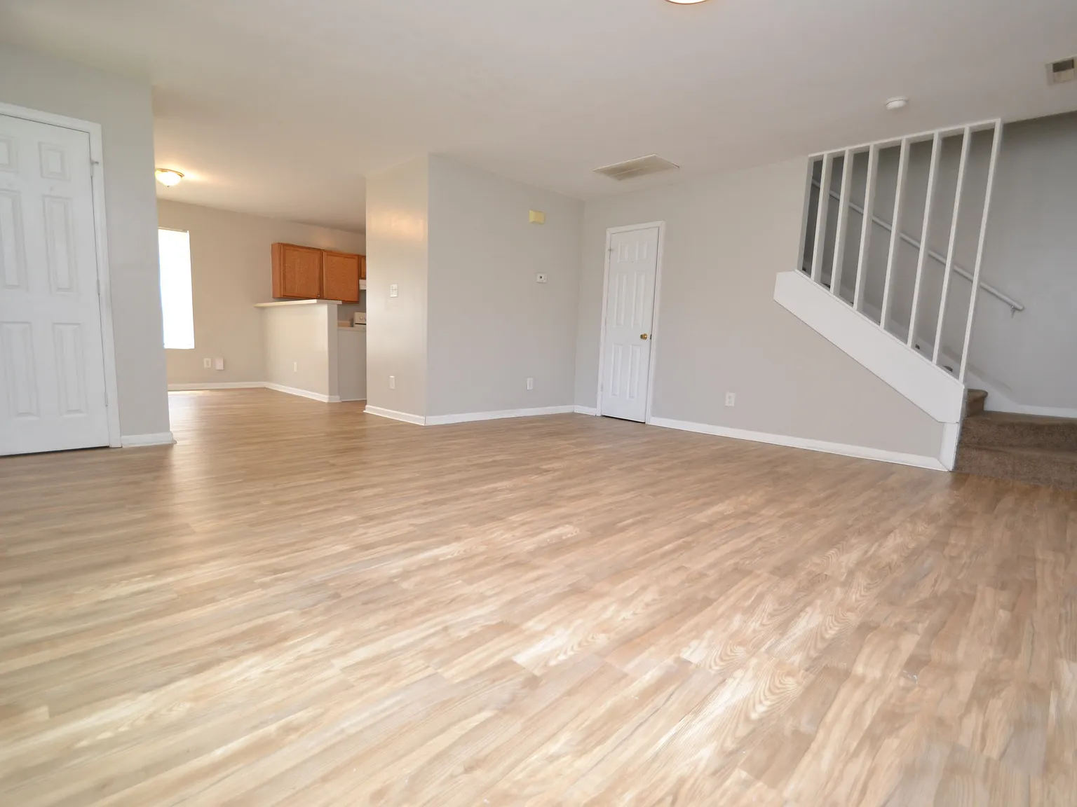 Charming and Immaculate Raleigh Townhome Available Immediately — Photo 3