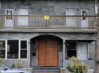 30 Johnson Pl, Hewlett, NY 11557