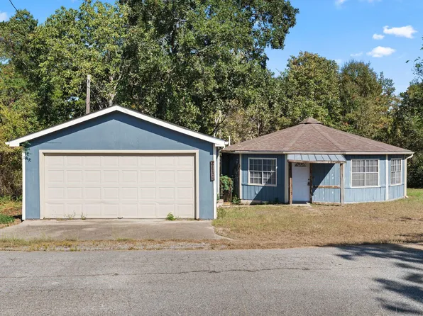 2 Tejas St, Huntsville, TX 77320