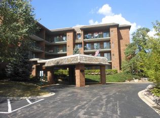 51 Old Oak Dr APT 312, Buffalo Grove, IL 60089
