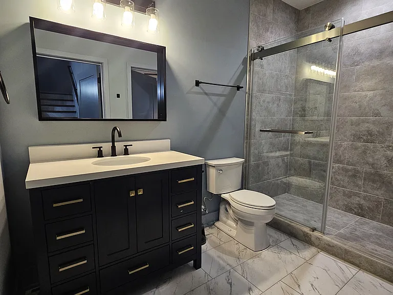 Main Floor bathroom
