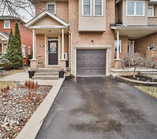 2378 Dalebrook Dr — Photo 2