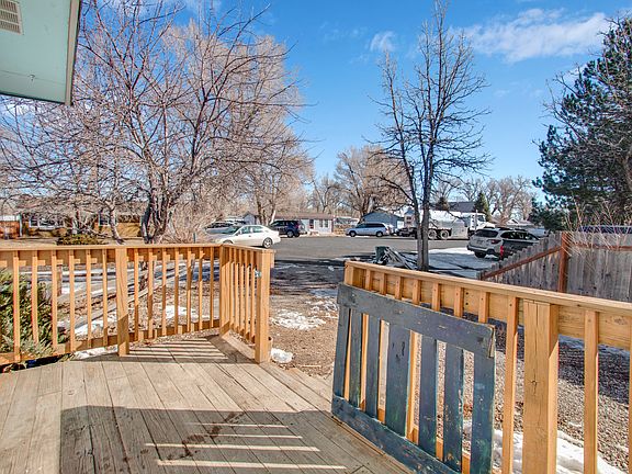Cute duplex at the end of a culdesac