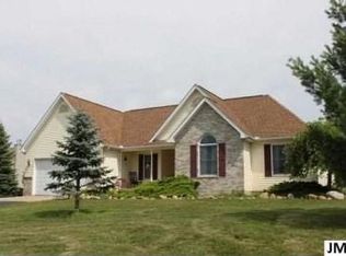 4004 Erika Dr, Pleasant Lake, MI 49272