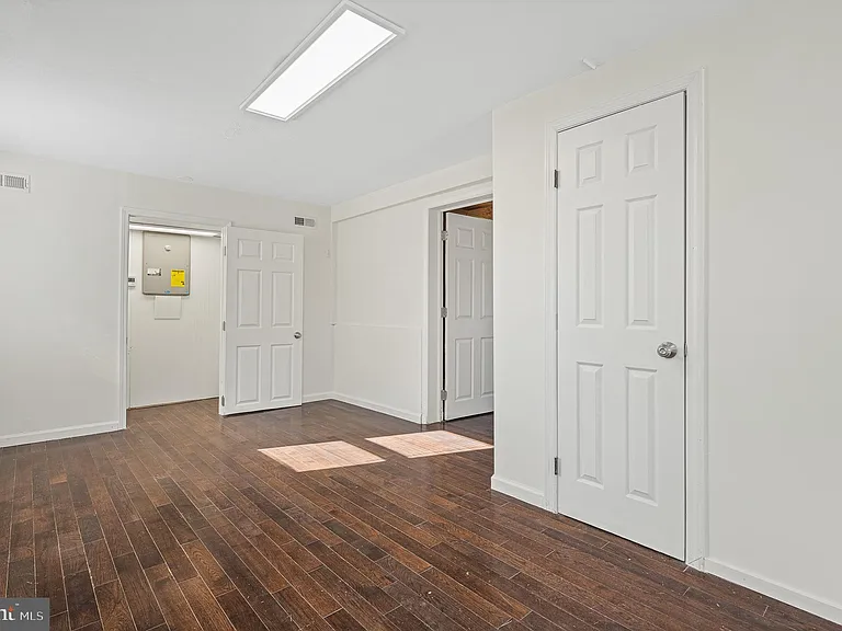 312 N Hammonds Ferry Rd — Photo 45