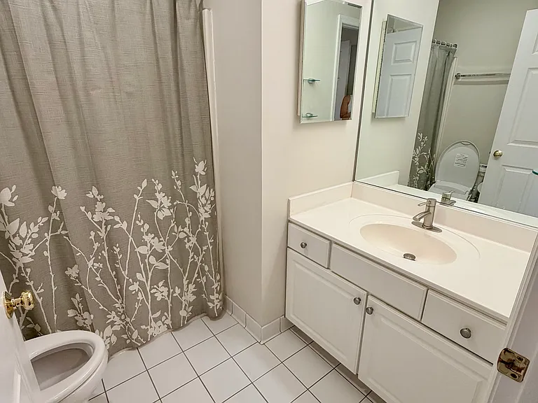 56 Foxwood Sq N — Photo 11