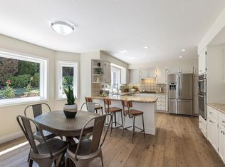 1018 Oakmont Court, Napa, CA 94559