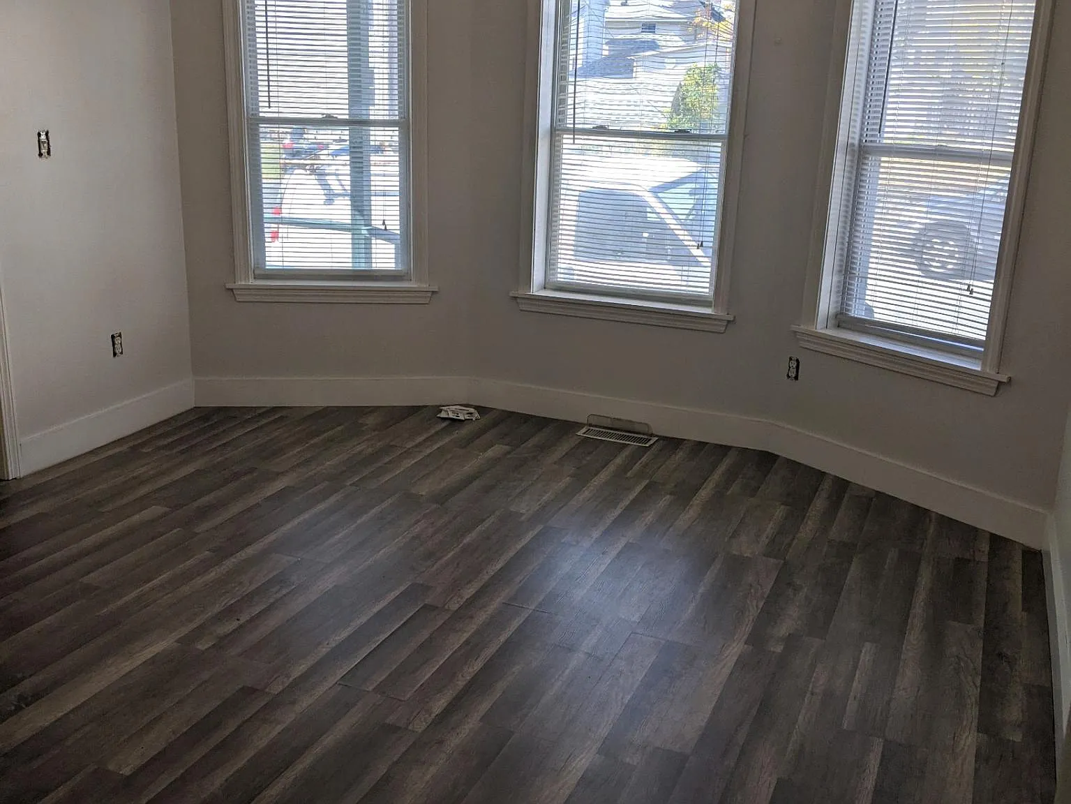 3 bed, $1,900 — Photo 1