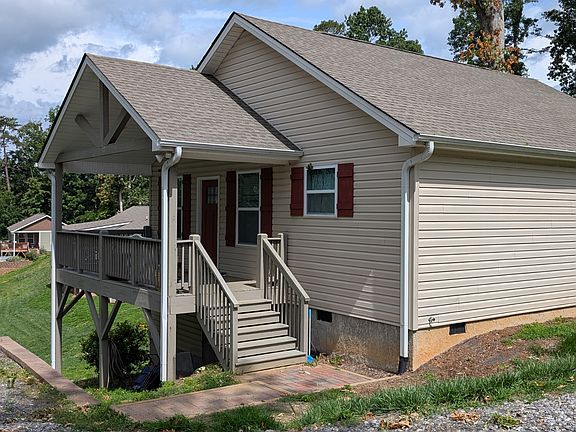 Covered Front Porch-Deck