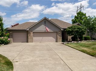 1525 Rockleigh Rd, Dayton, OH 45458