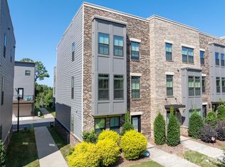 653 Uwharrie River Rd, Charlotte, NC 28211