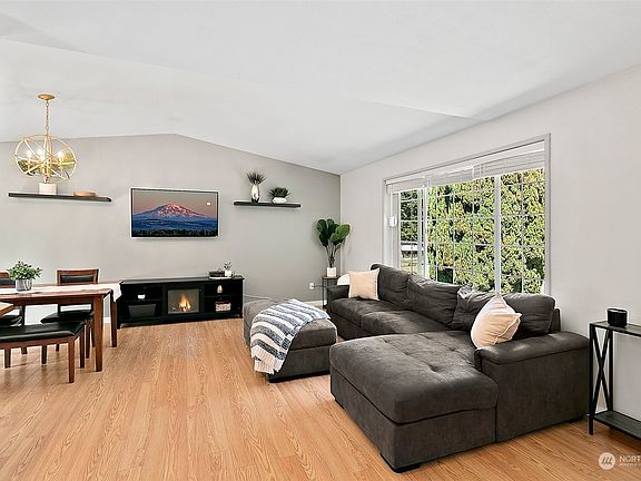 4th image of 20410 119th Street E