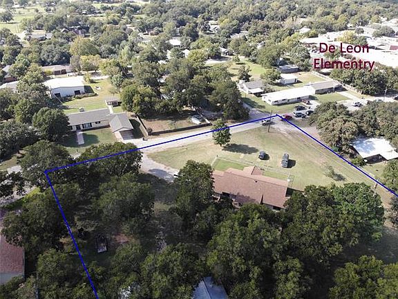 2nd image of 300 E Oak Ave