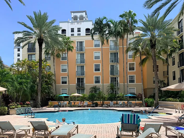 630 Sapodilla Ave #323 — Photo 13