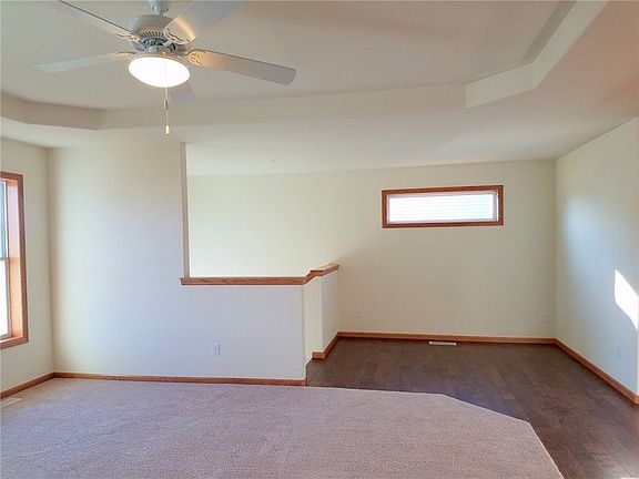 5th image of 3781 Whitman Ave
