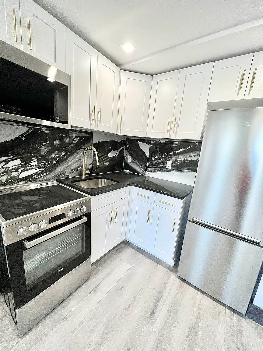 868 New York Avenue — Photo 3