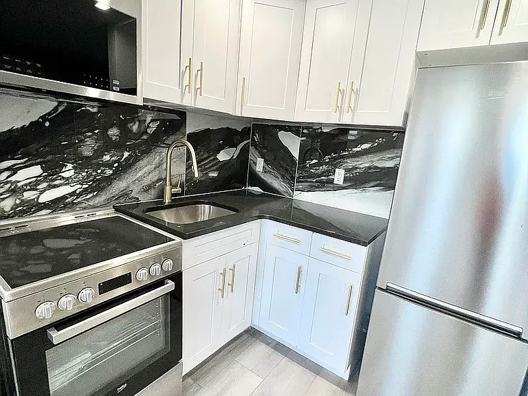868 New York Ave #3 — Photo 3