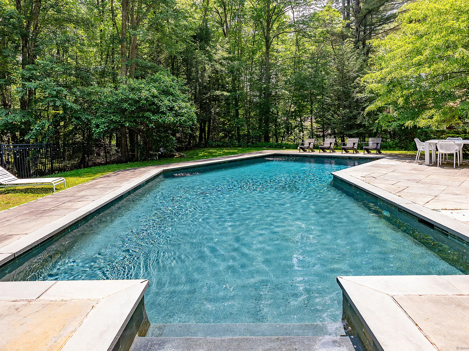 6 bed, 3.5 bath, 2716 sqft, $30,900 — Photo 3
