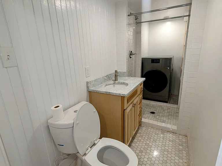 5339 Saint Charles Ave #B — Photo 17