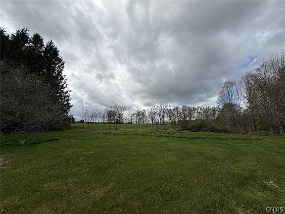 5th image of 797 Hicks Rd