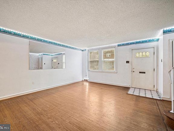 5th image of 6024 Reach St