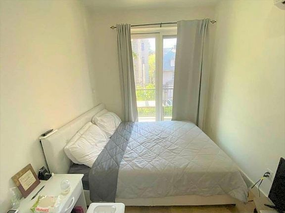 5th image of 80 Winthrop St #3B