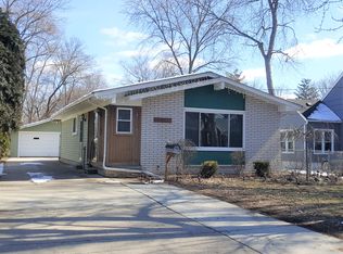 22746 Power Rd, Farmington, MI 48336