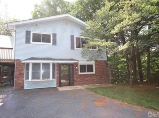 18 Temple Trl, Hopatcong, NJ 07843