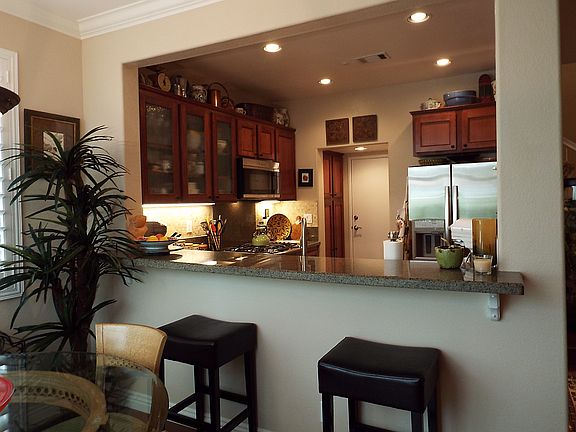 4th image of 95 Trofello Ln