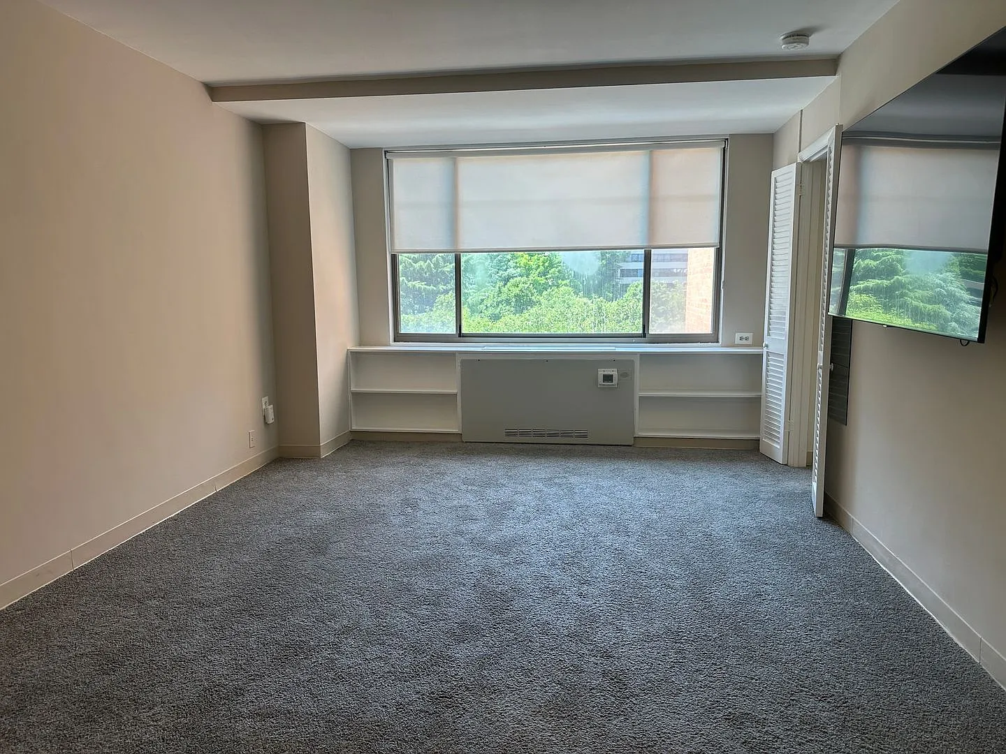 Rosslyn Studio | All Utilities Included | 1.5 Blocks to Metro — Photo 2