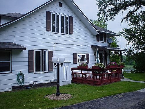 Side entry and porch