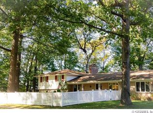 39 Carriage Ln, Rochester, NY 14617